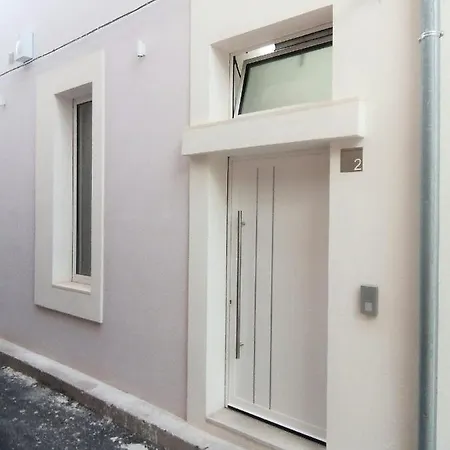 Dom wakacyjny Casa Lorenzo Avola