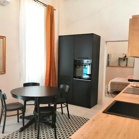 Casa Lorenzo Avola